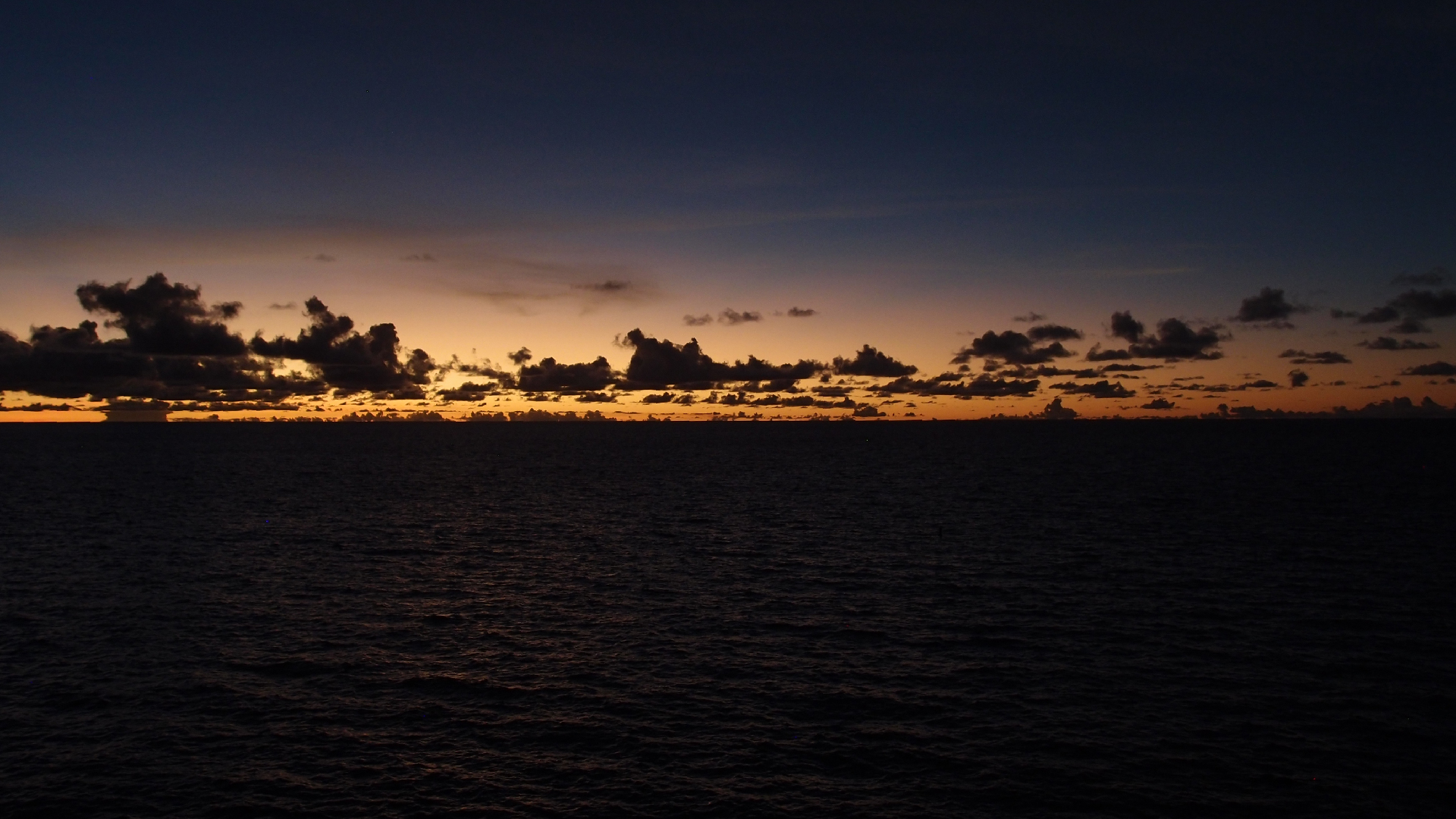 2022-10-28 17 Uhr 34 Wellen und Abendhimmel (Foto, Video)